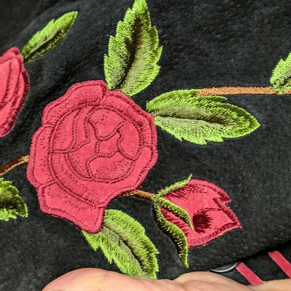 100% leather suede jacket with whip stitching and rose embellishments - Picture 10 of 10
